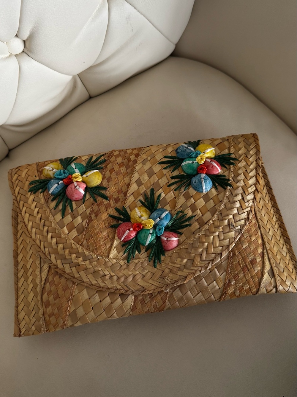 Handwoven Straw Floral Appliqué Clutch - Natural with Multicolor Flowers